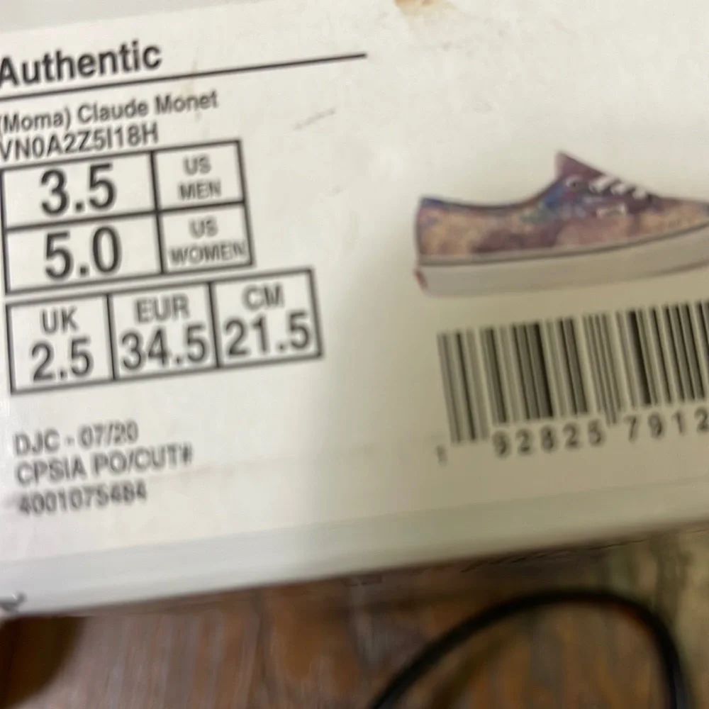 Vans Authentic
(MoMA) Claude Monet
VNOA2Z5118H
WMNS sneakers - Picture 16 of 16